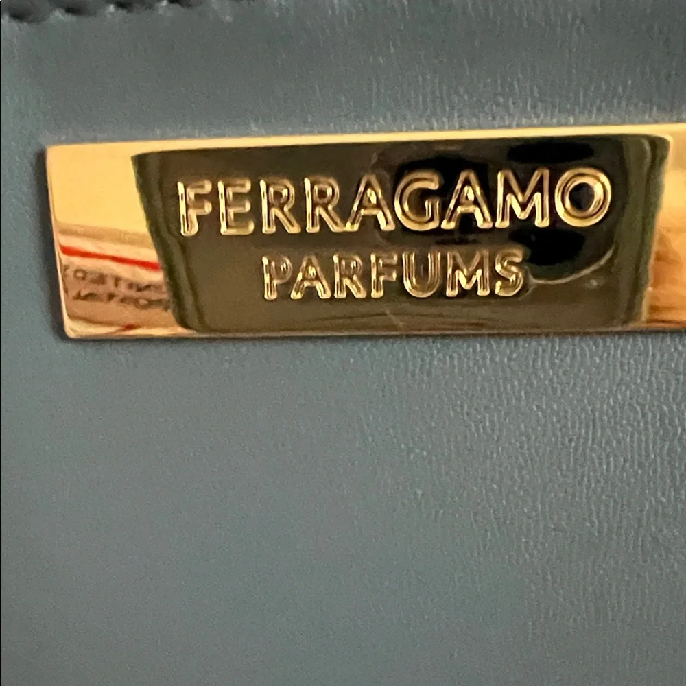SALVATORE FERRAGAMO Blue Cosmetic Bag Set with toiletries from the Airline NEW